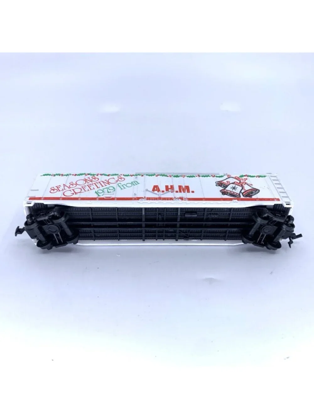 AHM 5582-10 HO Scale Christmas 1979 Seasons Greetings 50' Plug Door Boxcar Vtg